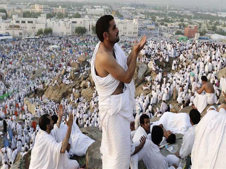 بالصور.. أكثر من مليوني حاج يقفون على صعيد عرفات اليوم