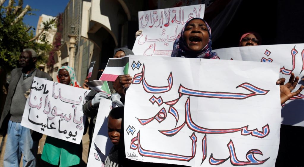 مصادر: تشكيل مجلس عسكري انتقالي وإعلان عزل البشير من رئاسة السودان