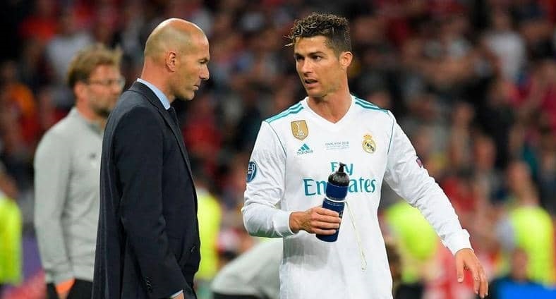 زيدان يحسم قرار عودة رونالدو للنادي الملكي