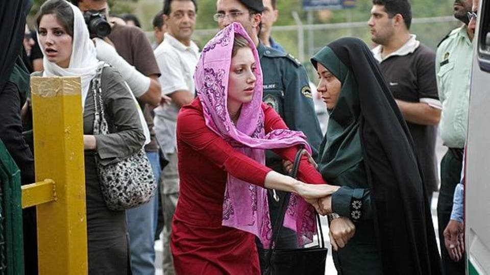 الاندبندنت: طهران توفر خدمة للابلاغ عن 