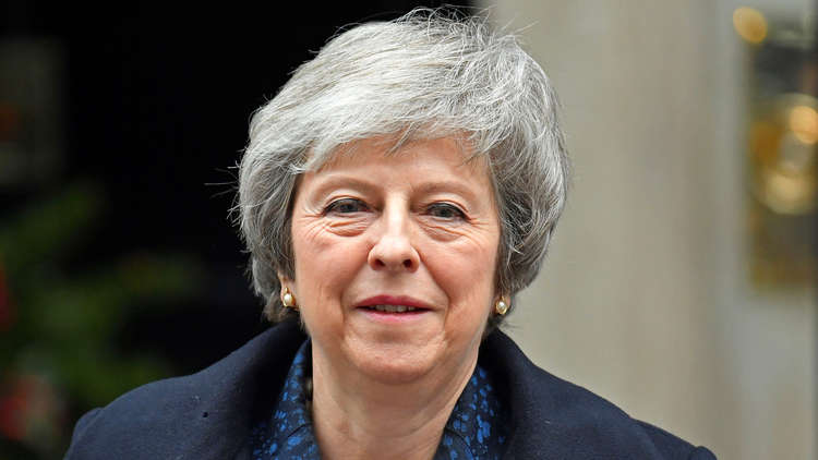 تيريزا ماي تنجو من اقتراع سحب الثقة عنها بحزب المحافظين