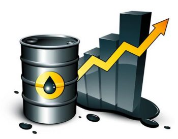 النفط يقفز 3% بعد انباء استهداف ناقلتي النفط في مياه خليج عمان