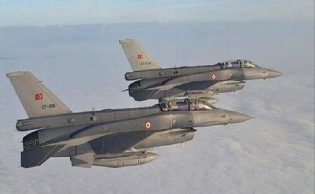 الرئاسة التركية تؤكد استهداف مواقع للعمال الكردستاني