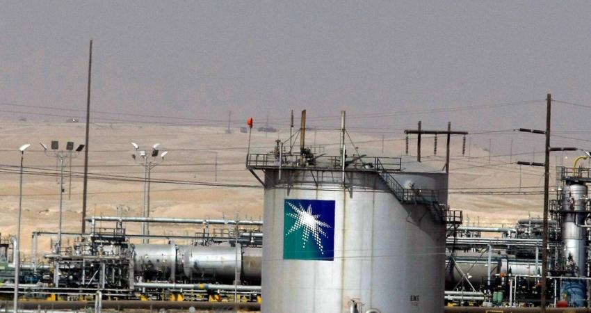 السعودية تعلن وقف ضخ النفط في خط أنابيب رئيسي بعد هجوم