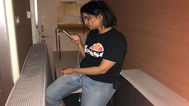 رهف السعودية تستفز عائلتها بصور جديدة