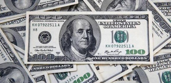 انخفاض طفيف في سعر صرف الدولار اليوم