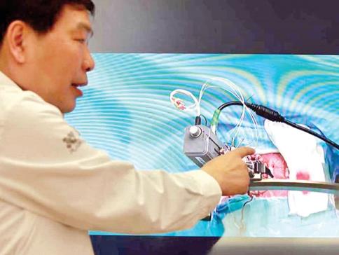 إجراء أول جراحة دماغية في العالم على بعد 3 آلاف كم باستخدام تقنية 5G 