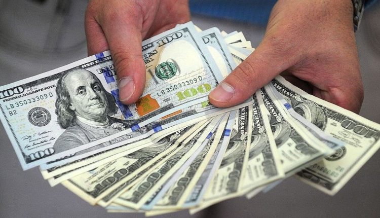 انخفاض ملحوظ في أسعار صرف الدولار أمام الدينار