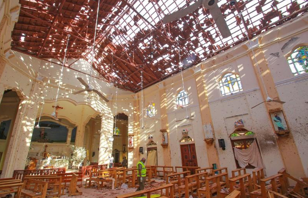 ارتفاع عدد قتلى تفجيرات سريلانكا إلى 290 شخصا