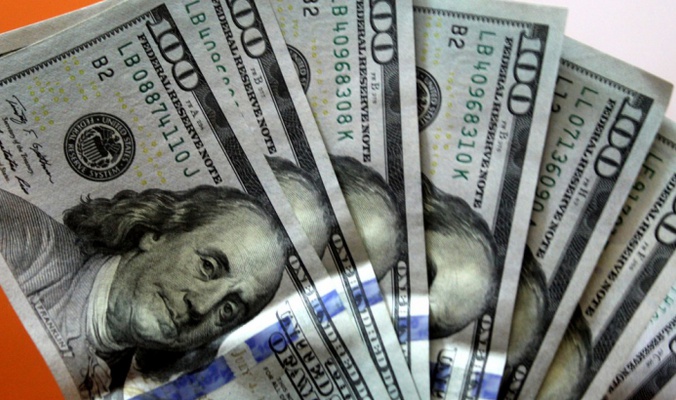 انخفاض مستمر في سعر صرف الدولار
