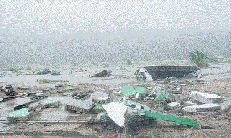 281 قتيلا.. آخر حصيلة لضحايا تسونامي إندونيسيا