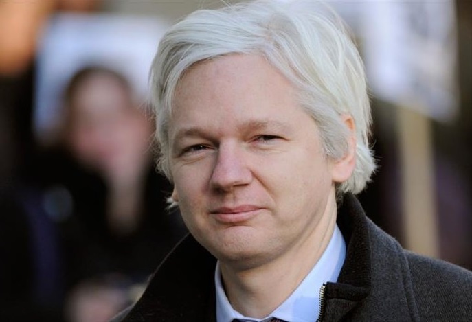 واشنطن توجه 17 تهمة بالتجسس ضد مؤسس ويكيليكس 