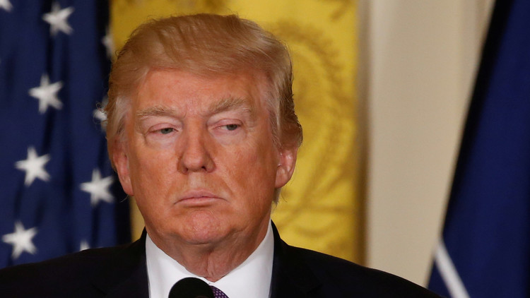 ترمب مخاطبا بعض الدول: ادفعوا لنا أو إحموا سفنكم في مضيق هرمز