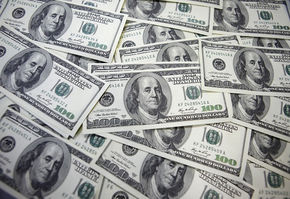انخفاض طفيف في سعر صرف الدولار صباح اليوم
