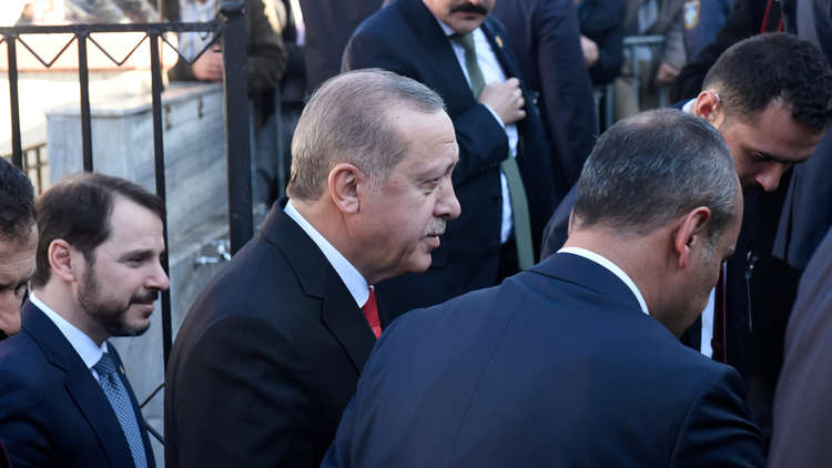 اردوغان: عدة دول تنتظر سقوط تركيا لتنقض عليها وتركلها!