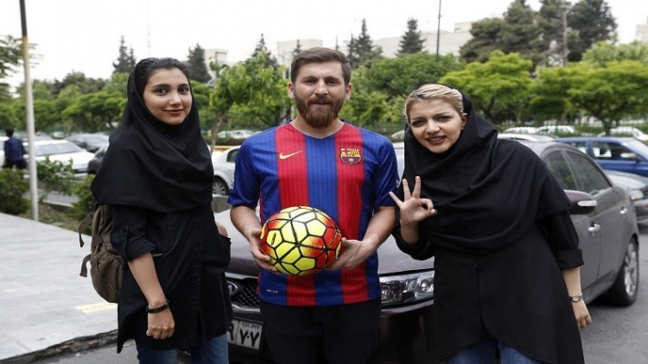 شبيه ميسي الإيراني متهم باستغلال النساء جنسيا