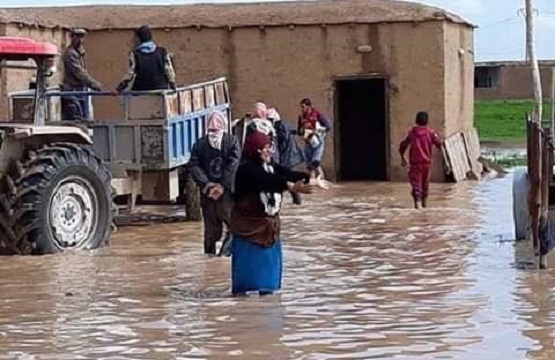 ضحايا وانهيار عشرات المنازل إثر حدوث فيضانات في دولة مجاورة للعراق