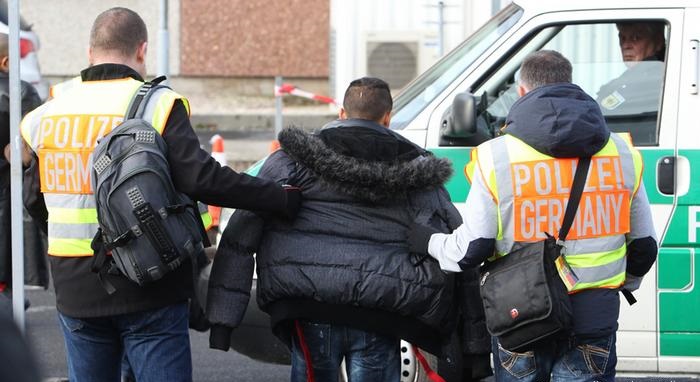  لأول مرة..  السلطات الألمانية ترحل لاجئا سوريا إلى دمشق