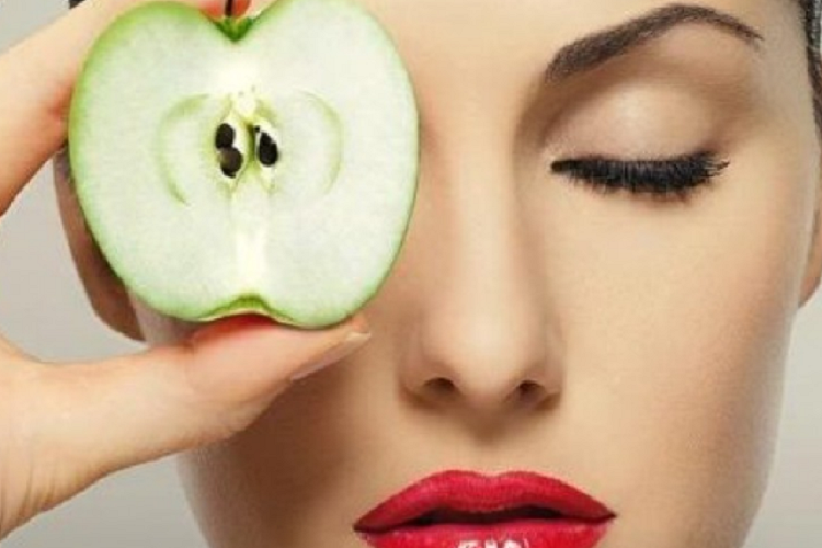 التفاح فوائد مذهلة شرط تناولها بصورة صحيحة