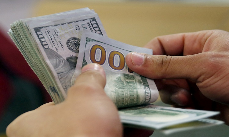 تراجع طفيف في أسعار الدولار اليوم الاربعاء