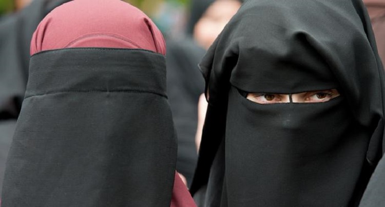 استطلاع للرأي: اغلبية الالمان تؤيد حظر النقاب في المؤسسات العامة