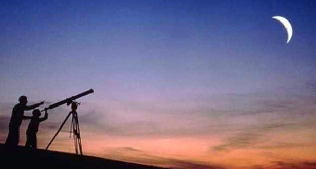 دولتان عربيتان تعلنان الاثنين أول أيام العيد