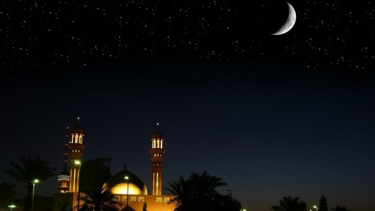 الدول العربية تنقسم الى ثلاثة مجموعات في تحديد موعد عيد الفطر 