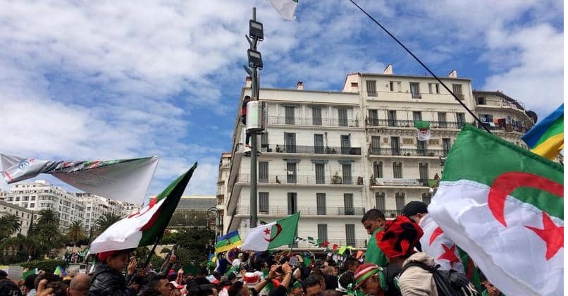تظاهرات حاشدة بالجزائر في اول جمعة بعد استقالة بوتفليقة