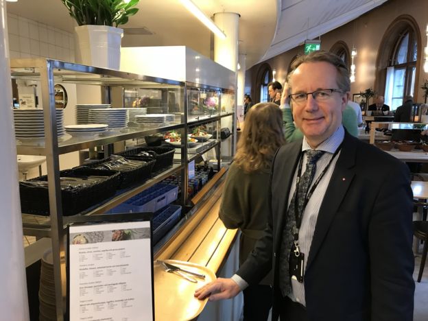 برلمانيو السويد.. يقيمون في شقق ضيقة ويدفعون ثمن احتساء قهوتهم!