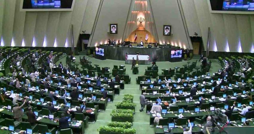 إيران تعلق على إرسال واشنطن حاملة طائرات الى المنطقة