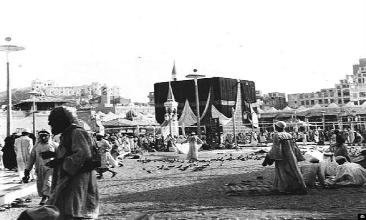 بالصور... الحرم المكي عبر اكثر من قرن