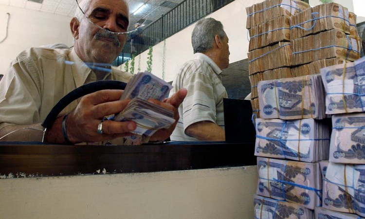 المالية النيابية تتحدث عن صعوبة توفير رواتب الموظفين للشهور المقبلة