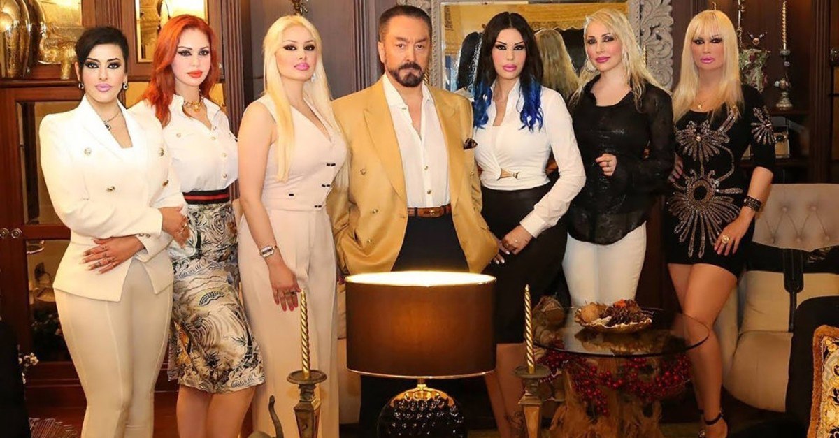 حكم بأكثر من الف عام على داعية اسلامي تركي مثير للجدل