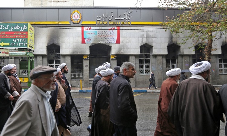 ايران تتعرض لعملية قرصنة مصرفية هي الاكبر في تاريخها