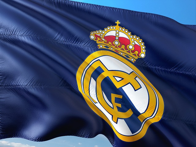 ريال مدريد الإسباني يعلن وفاة مهاجمه السابق