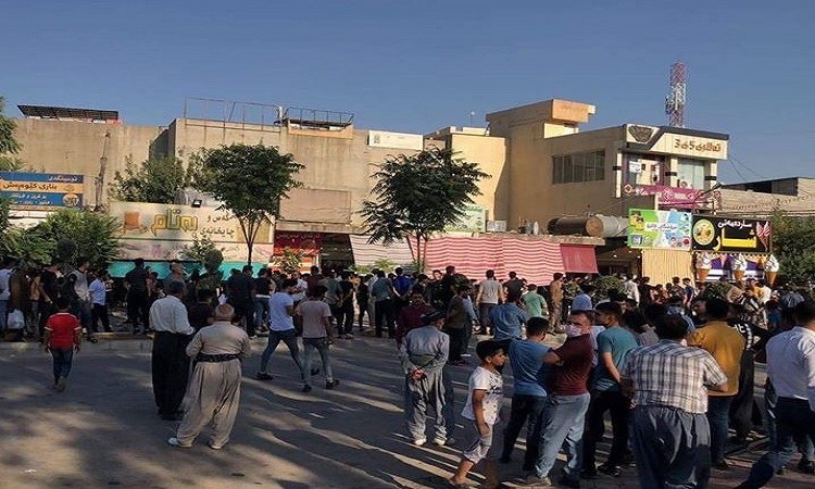 ناشطون ينصبون خيم الاعتصام في السليمانية تأكيدا لإستمرار احتجاجاتهم
