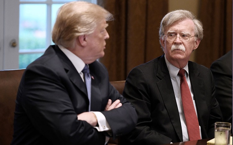 ترمب يتحدث عن أخطاء مستشاره السابق جون بولتون..ومن بينها العراق