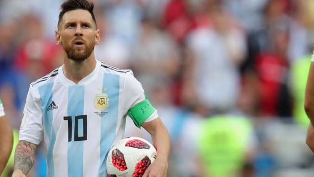 في استفتاء جماهيري.. ميسي يتصدر قائمة أفضل لاعبي القرن الـ 21