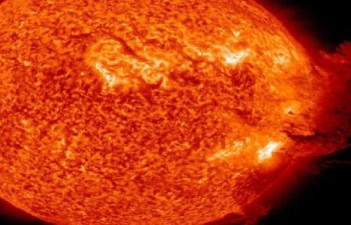 علماء: حالة نادرة تحدث للشمس تنذر بكارثة على كوكب الأرض