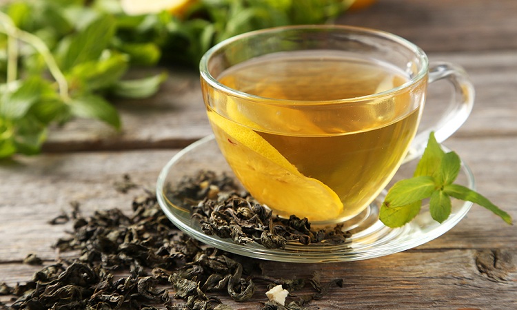 الشاي الأخضر يمكن أن ينهي مشكلة تقلق النساء والرجال