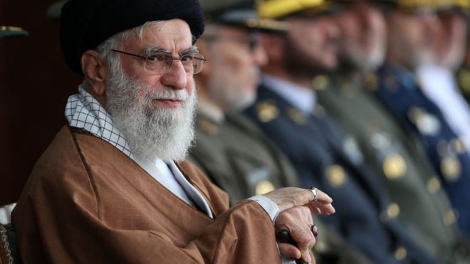 خامنئي يصف محتجي ايران بـ
