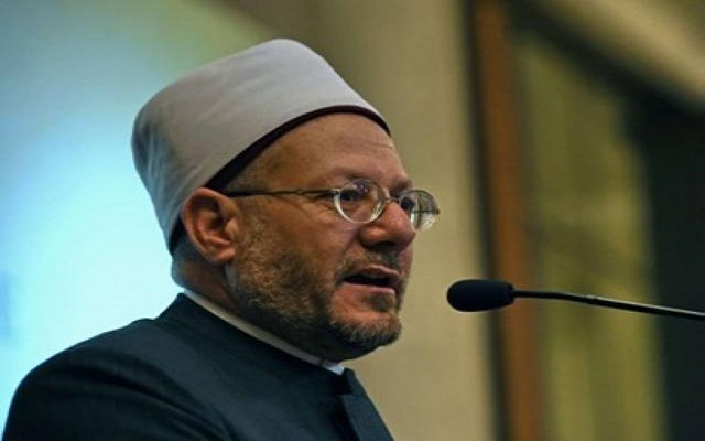 تصريحات مفتي مصر حول 'طهارة أم نجاسة' الكلاب تثير جدلا (فيديو)