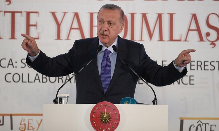 أردوغان يهدد باستئناف العملية العسكرية شمال شرق سوريا