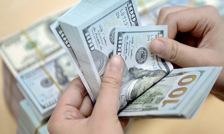 المالية تعتمد سعر 1450 للدولار في الموازنة الجديدة.. ماذا عن البنك المركزي ؟