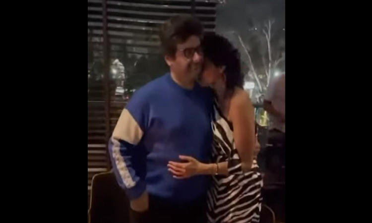 الفنانة روبي تثير ضجة كبيرة من خلال فيديو رومانسي