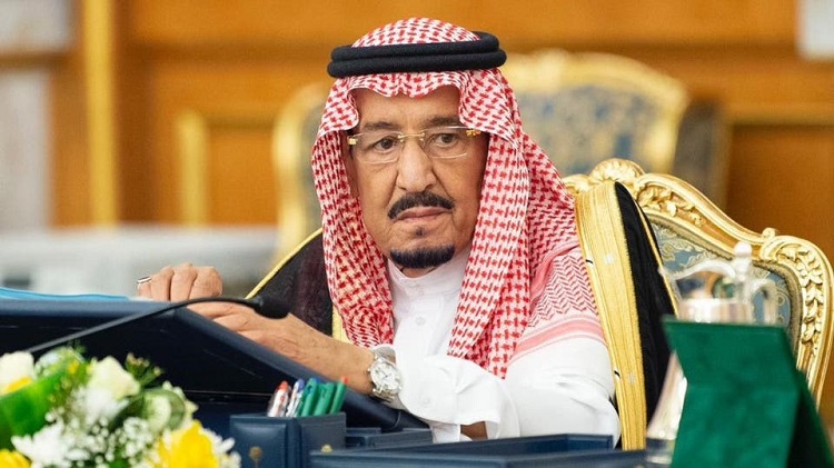الملك سلمان يهدد منفذي هجوم ارامكو بإجراءات مناسبة