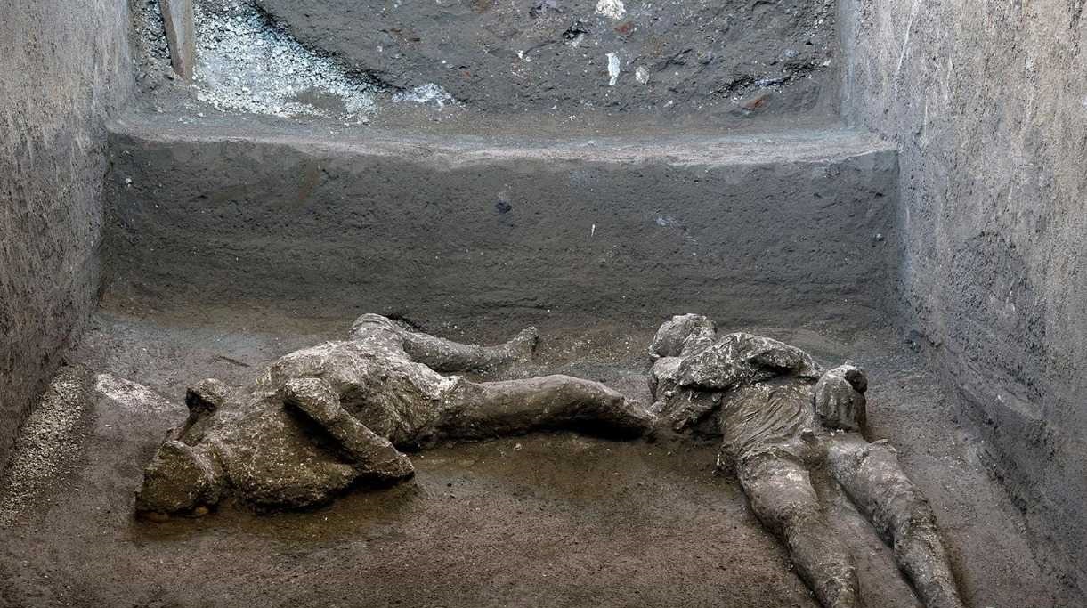 بعد 20 قرنا.. العثور على رفات شخصين وتحديد هويتهما