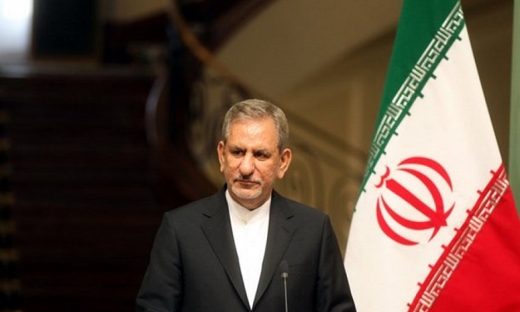متحدية واشنطن.. طهران تؤكد استمرارها ببيع النفط بطرق وأساليب أخرى