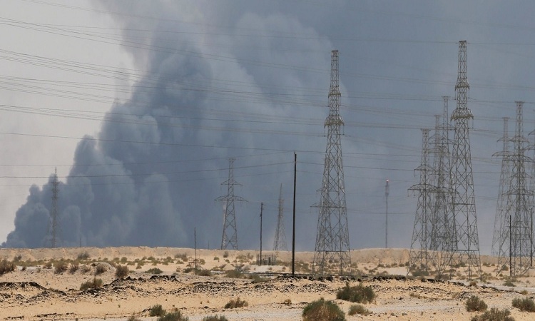 الحوثيون يهاجمون 