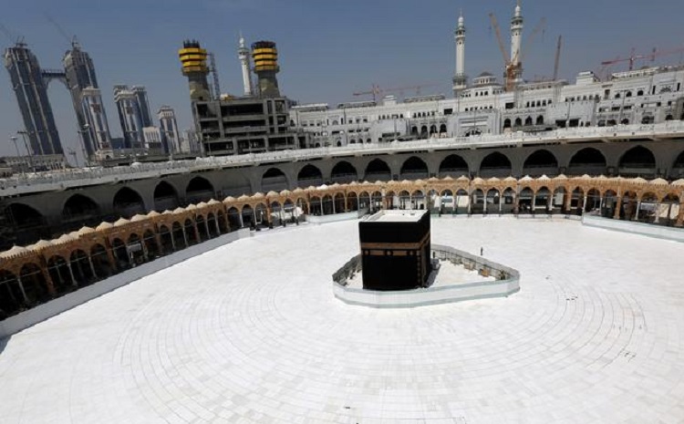 السعودية تتخذ قرارا  بشأن الحرم المكي والمسجد النبوي في رمضان